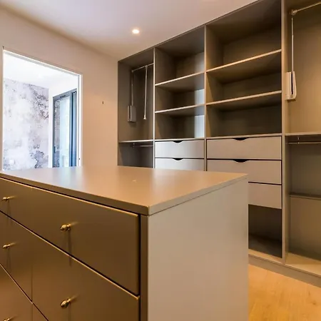 Marble Keyweek With Pool In Biarritz