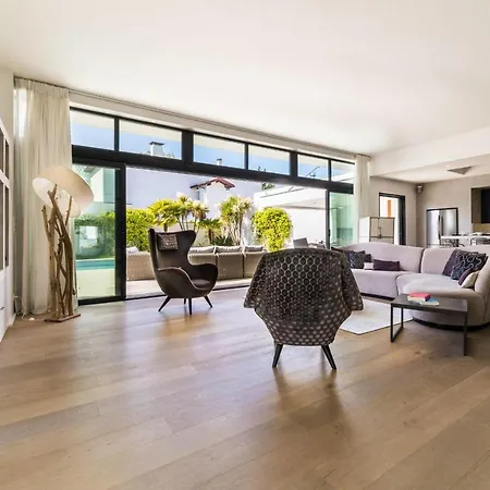 Marble Keyweek With Pool In *
